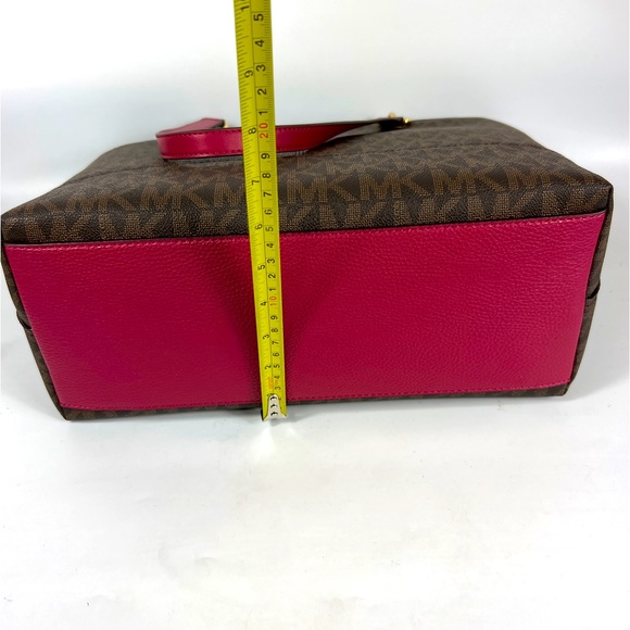 Michael Kors Large Signature Logo Tote Shoulder Bag NWT - Picture 11 of 14